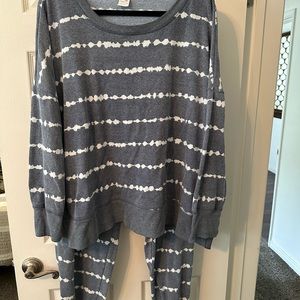 Secret Treasures Women’s Plus 3X Long Sleeve Vintage Wash Sweatshirt Pants Set